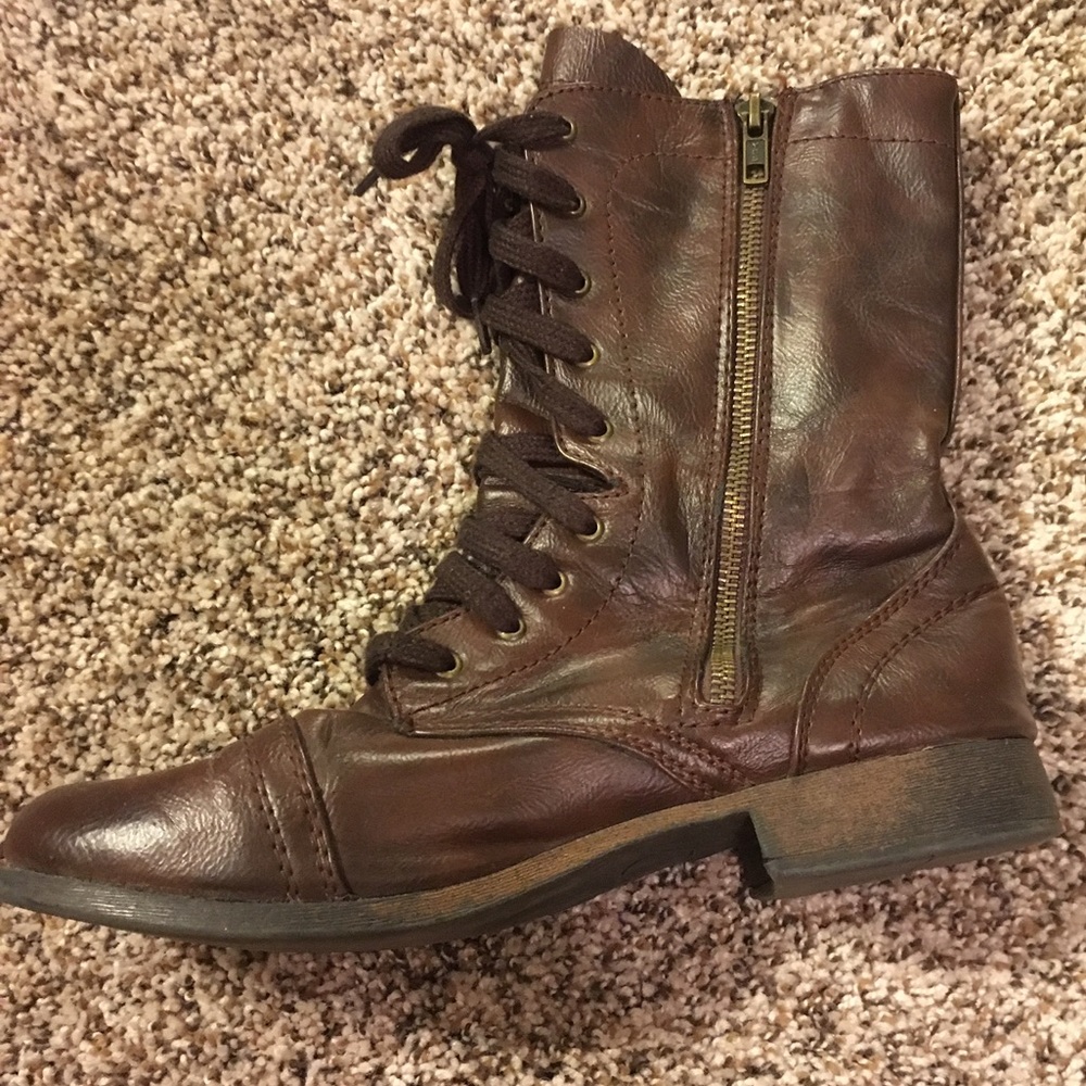 Target combat boots