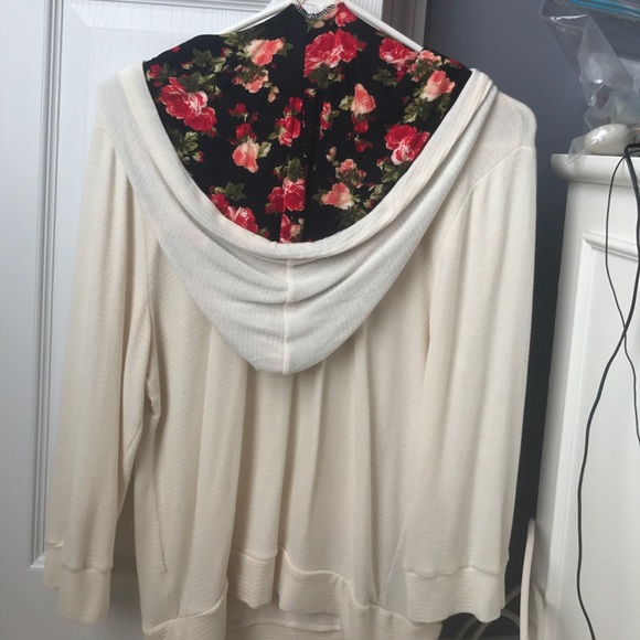 White hoodie with floral hood - Picture 2 of 2