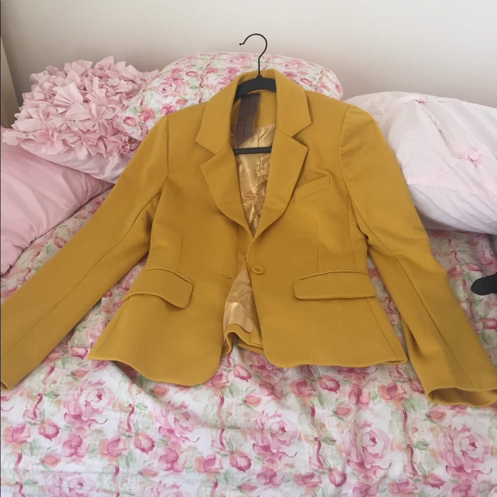 Yellow blazer