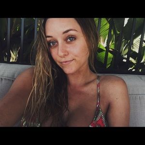 Meet your Posher, Abbie