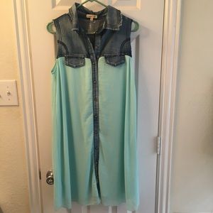 ⚡️SALE⚡️Adorable Denim and Mint Dress 👗