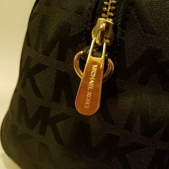 Michael Kors Satchel Purse - Picture 4 of 8