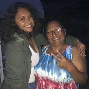 Meet your Posher, Yesenia