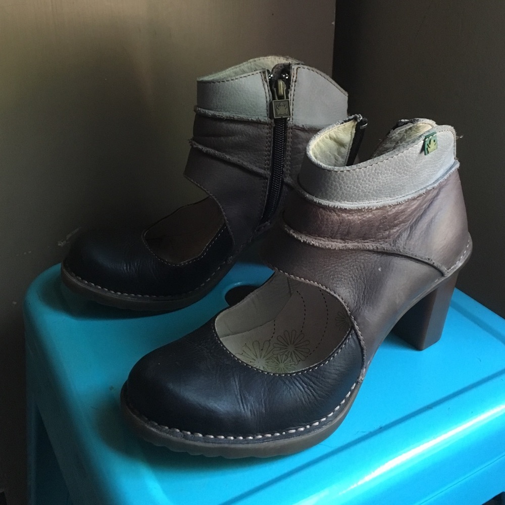 El Naturalista shoes