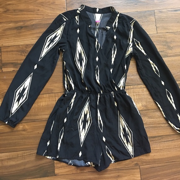 Tribal romper - Picture 1 of 3