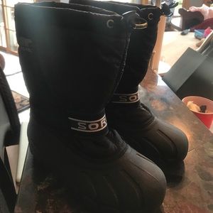 Black sorel winter boots
