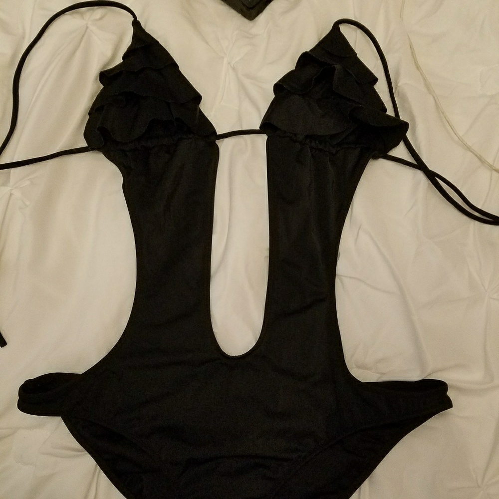 VS monokini