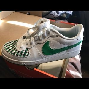 Nike sneakers - brand new!