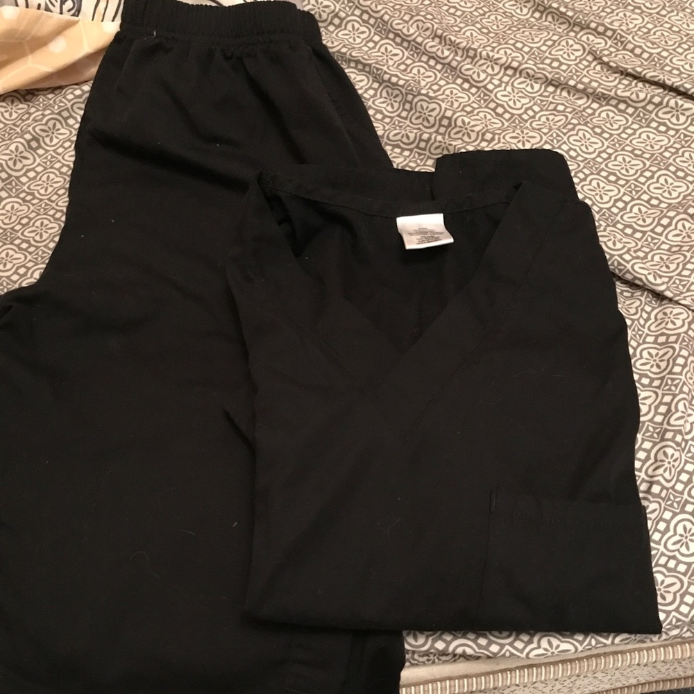 Small black scrub set