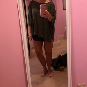GREEN URBAN OUTFITTERS OVERSIZED T SHIRT