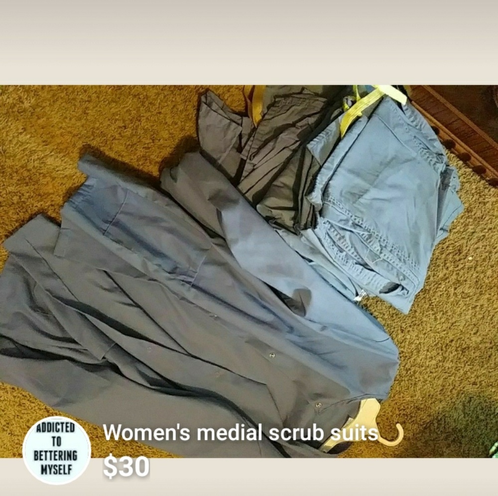 Women's scrubs