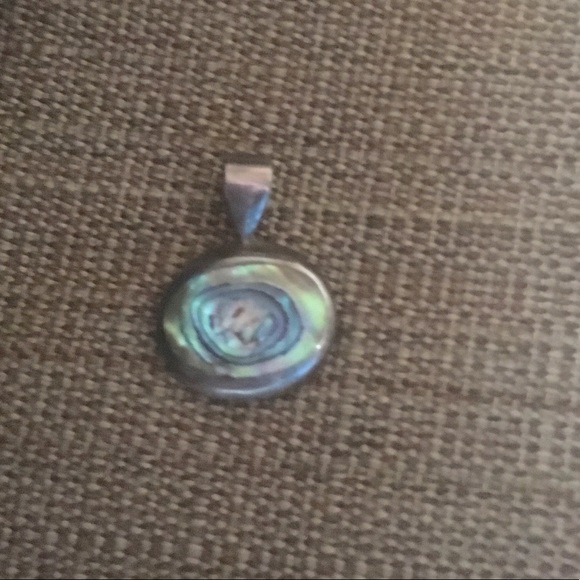 MOVING⏱Round Sterling Silver Abalone Shell Pendant - Picture 1 of 8