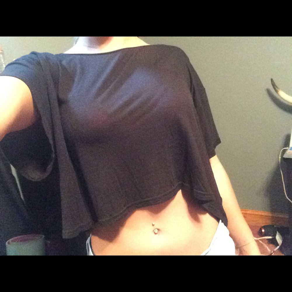 Flowy black crop top