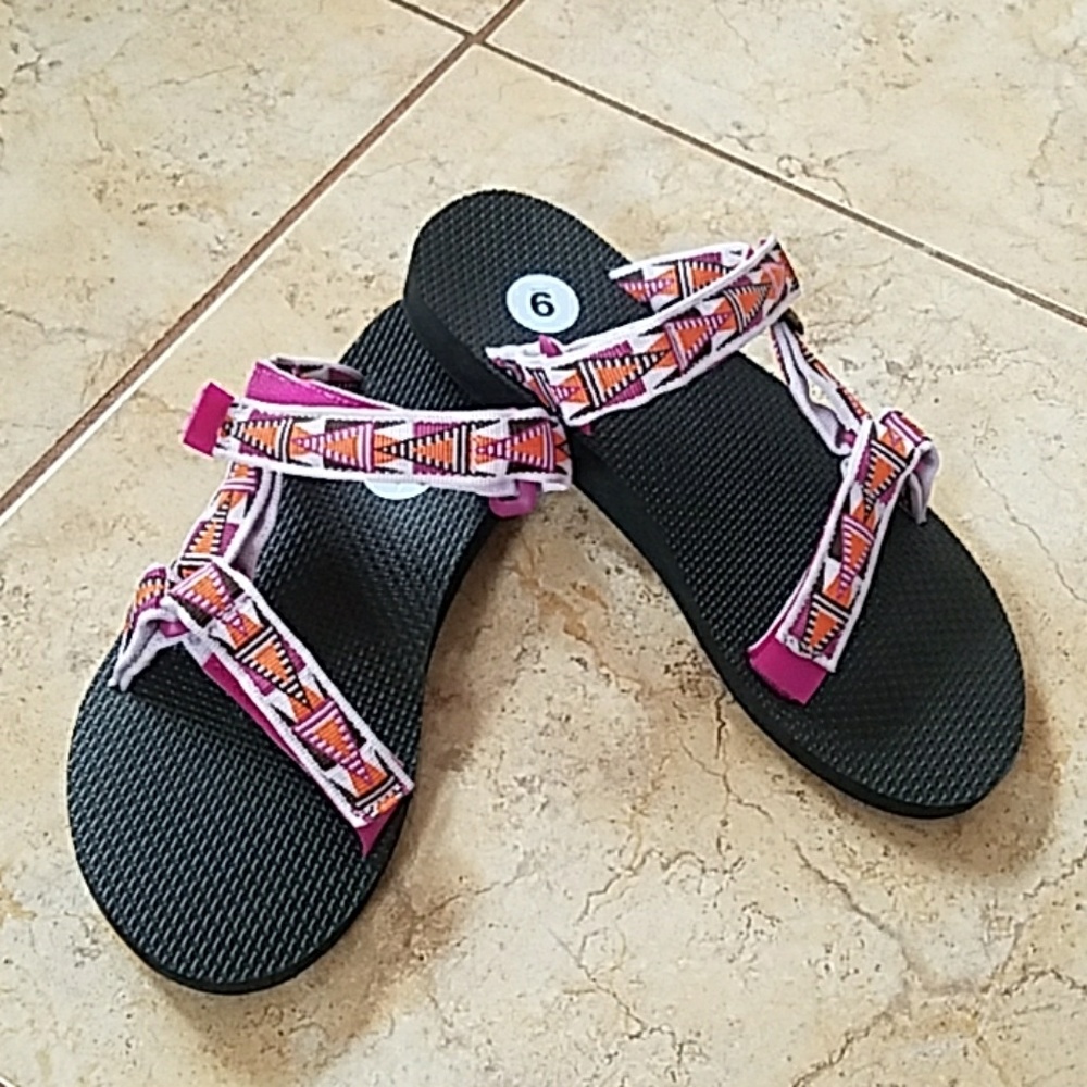 NEW Teva Universal Slide Sandal