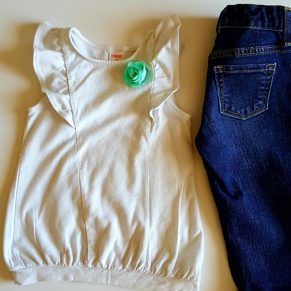 Bermuda Shorts & Ruffle Tee Top - Picture 4 of 6