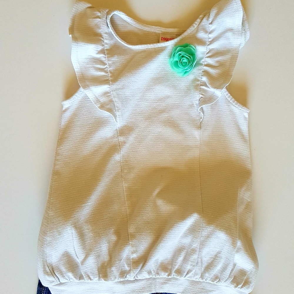 Bermuda Shorts & Ruffle Tee Top - Picture 6 of 6