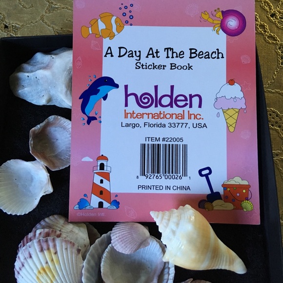 "A Day At The Beach" TIFFANY stickers book 144 NEW - Picture 2 of 4