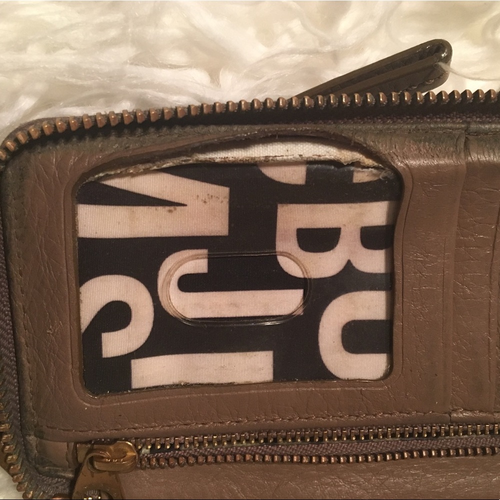 Marc Jacobs Wallet - Picture 6 of 6