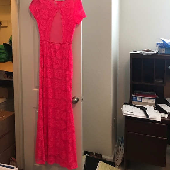 Amazing dress! Perfect condition and open back - Picture 2 of 4