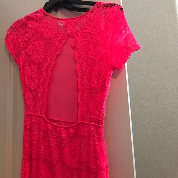 Amazing dress! Perfect condition and open back - Picture 3 of 4