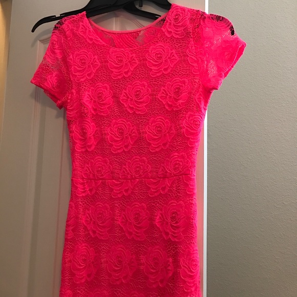 Amazing dress! Perfect condition and open back - Picture 4 of 4