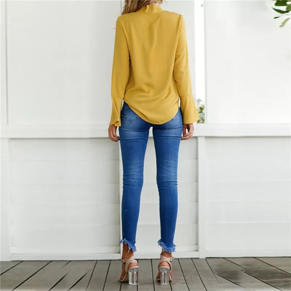 Sophisticated Long sleeve blouse w/front bow tie - Picture 6 of 8