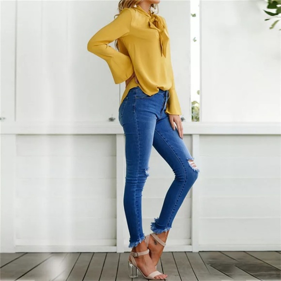 Sophisticated Long sleeve blouse w/front bow tie - Picture 7 of 8