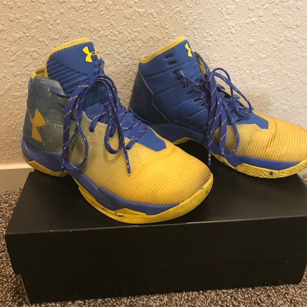 Steph Curry 2.5 basketball shoes
