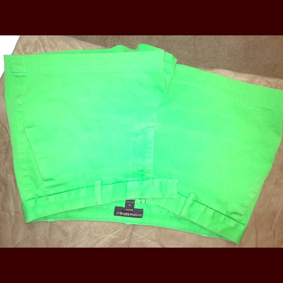 Banana Republic green shorts - Picture 1 of 3