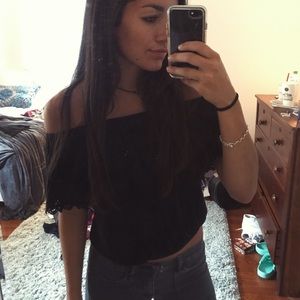 Adorable Off-the-shoulder Hollister Top