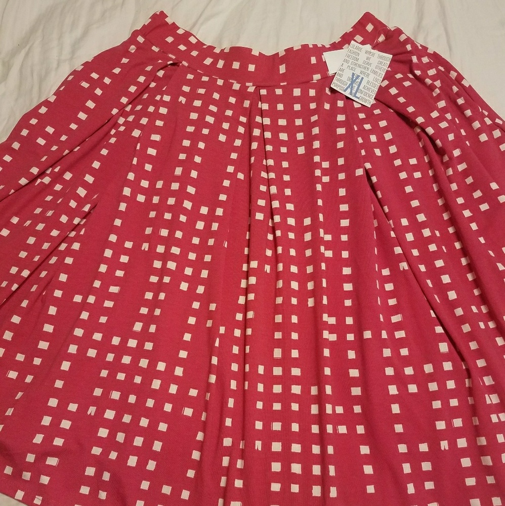 NWT  LuLaRoe Madison XL