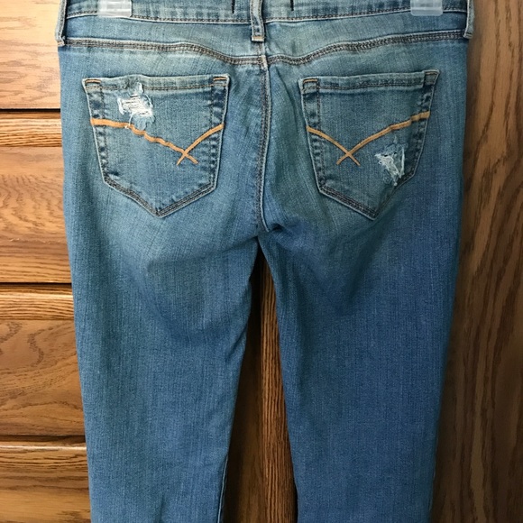 Bullhead Skinny Jeans - Picture 3 of 3