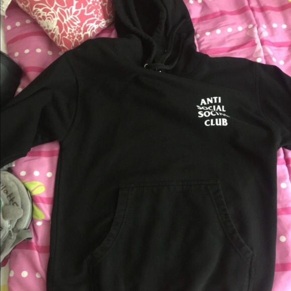 authentic anti social social club size S