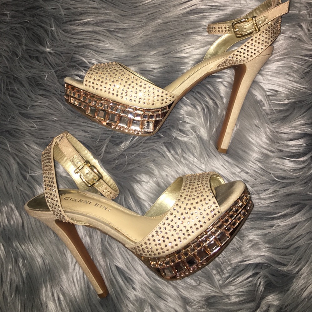 Gianni Bini nude heels