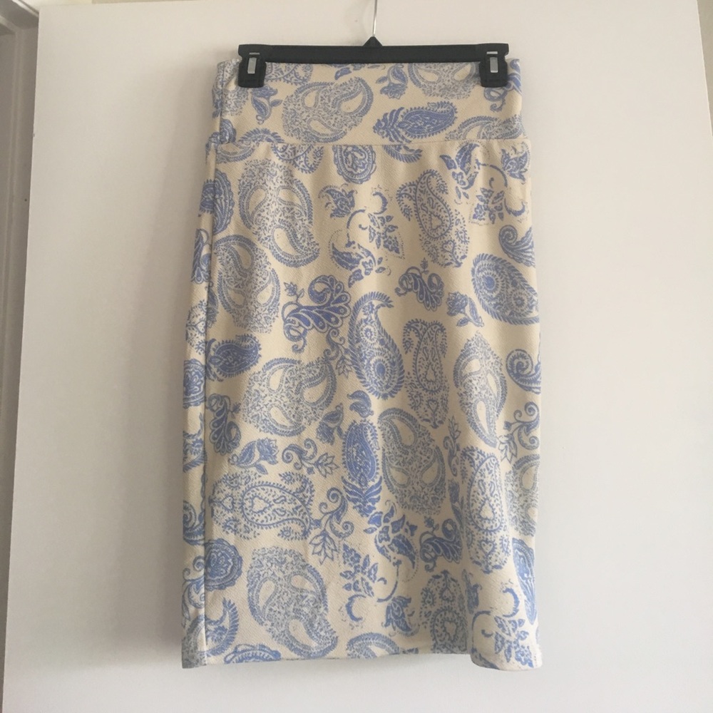 XS Lularoe Cassie skirt