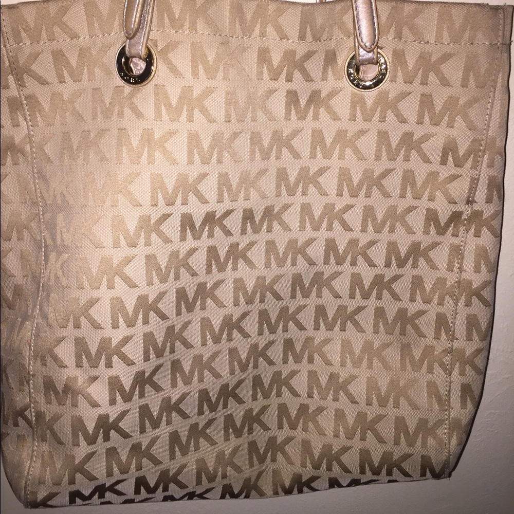 Michael Kors purse