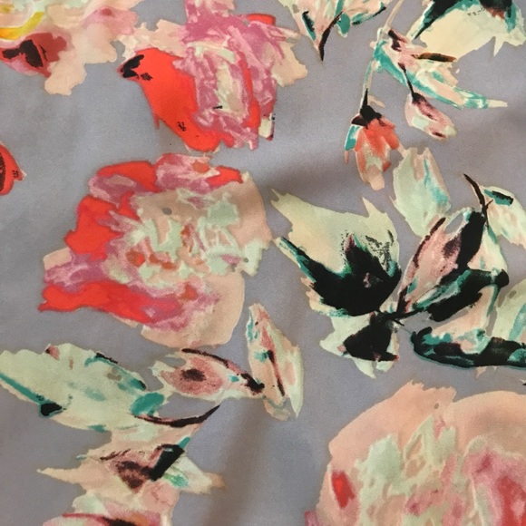 Floral Top - Picture 2 of 3