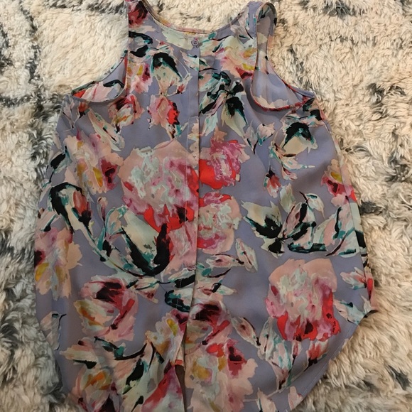 Floral Top - Picture 3 of 3