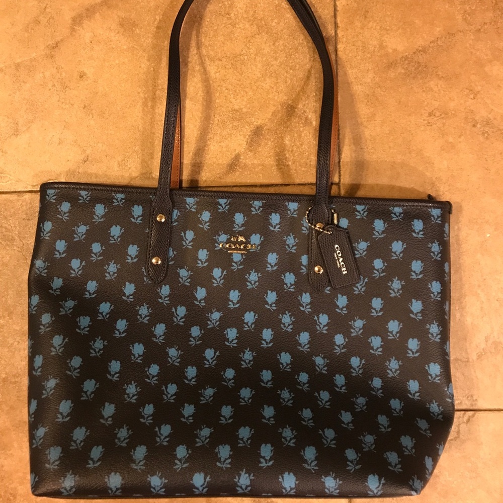 Coach city zip tote in badlands floral print