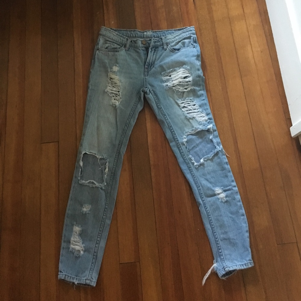 BDG Ripped Boyfriend Jeans