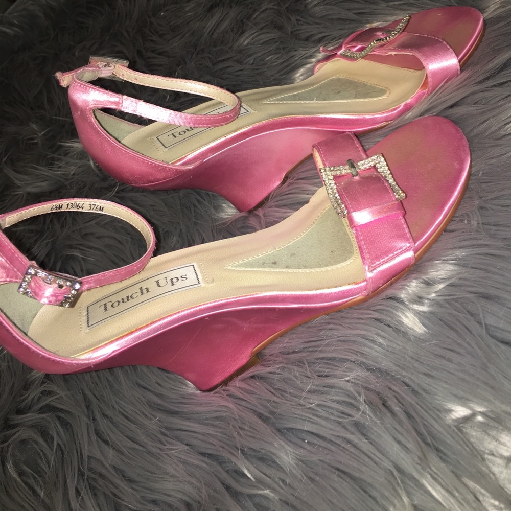 Pink wedges