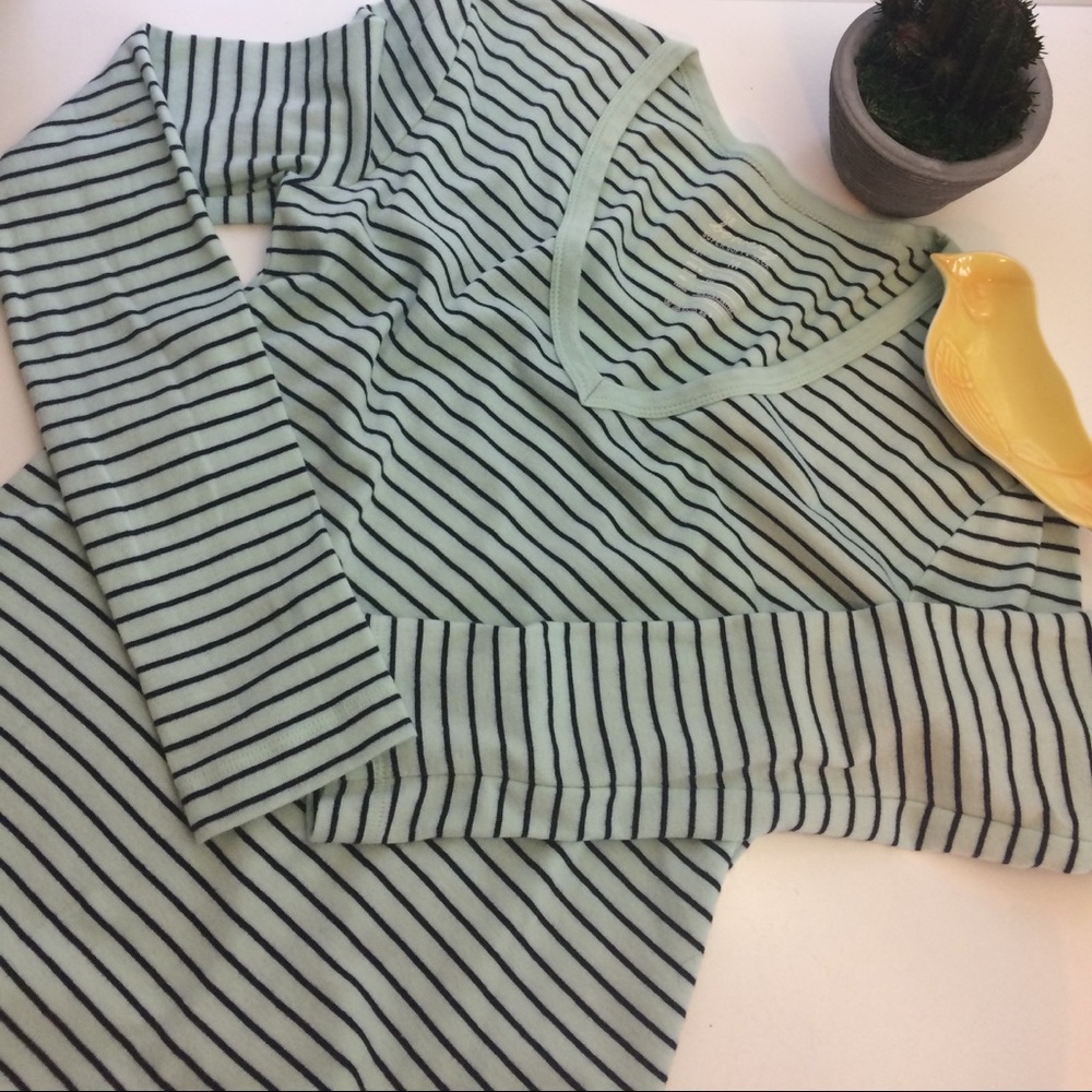 GAP The Bowery Supersoft V Neck Long Sleeve Tee