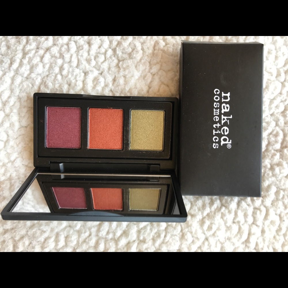 NEW! URBAN RUSTIC TRIO PRESSED EYESHADOW PALETTE