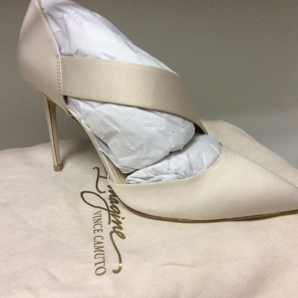 Free Shipping!!!Reduced Vince Camilo Stilettos Semi Satin w/ Bag