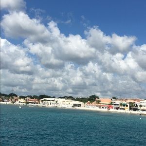 Meet your Posher, Hydhee