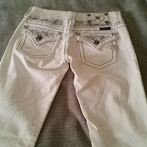 White miss me jeans