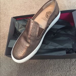 Vince Camuto ash bronze shoes