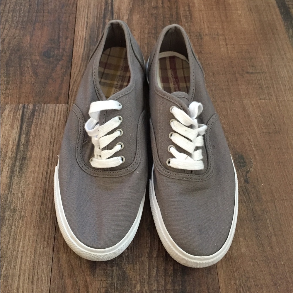Grey casual sneakers