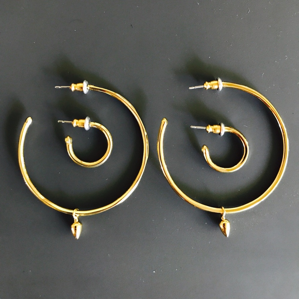 Stella and Dot Gold Orbit Hoops