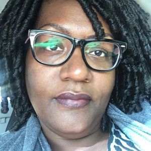 Meet your Posher, Monique